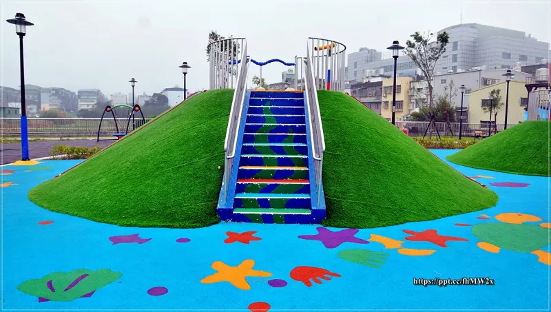 【新北鶯歌景點】鳳福公園／親子同遊～新北鶯歌第二座特色公園，讓爸爸媽媽又有一個地方遛小孩，攀岩、溜滑梯、繩索攀爬、鳥巢鞦韆、彈跳床、足球場