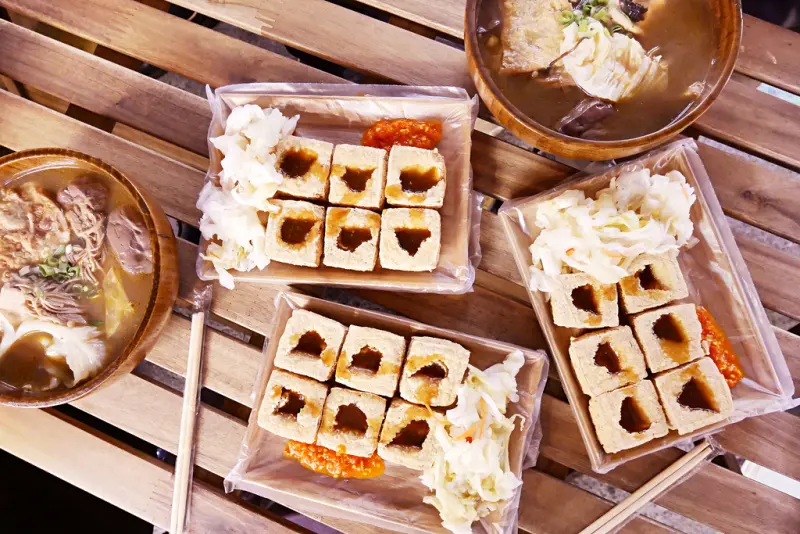 [新北三重] 三和夜市小吃豆腐厝 / 脆皮臭豆腐 / 麻辣臭豆腐