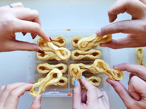 【團購美食推薦】期間限定 六月初一x 鮮乳坊 聯名8結蛋捲 非吃不可搶到手軟的米其林蛋捲