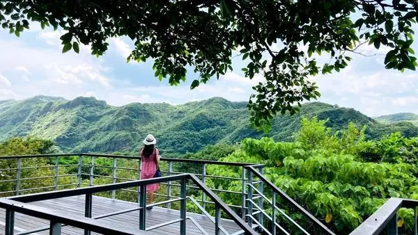 基隆CP值高山海步道│基隆容軒步道│簡易輕鬆5分鐘攻項│360度超美觀景平台│八斗子山海美景盡收眼底│品嚐在地銅板小吃