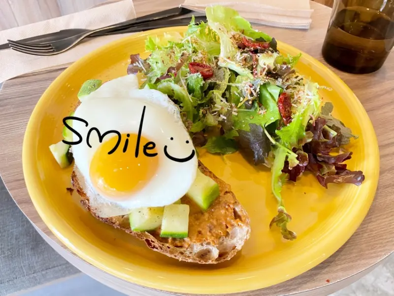 【台中  咖啡】Pluto Espressoria 南屯區IKEA 轉角遇見美式咖啡館。肉桂捲與咖啡完美邂逅。