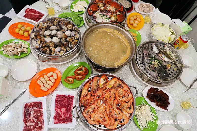 二月牌沙茶爐 新竹北門店！過年期間有營業的新竹宵夜美食餐廳 - ㄚ綾綾單眼皮大眼睛