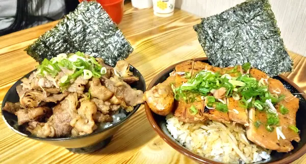 【新竹東區】川牛木石亭☞超澎湃巨無霸雞腿排丼飯&極盛牛肉丼飯，只要$150就可以吃飽飽，肉食主義者絕對不能錯過!