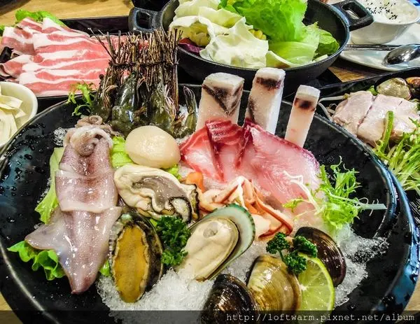 新竹輕工業風格火鍋店 尋鍋物 POTFIND 套餐海陸鍋 海鮮鍋 牛肉鍋 雞腿肉鍋 孔廟 假日花市 交大博愛校區附近 週末吃完可以逛逛走走(附菜單)...