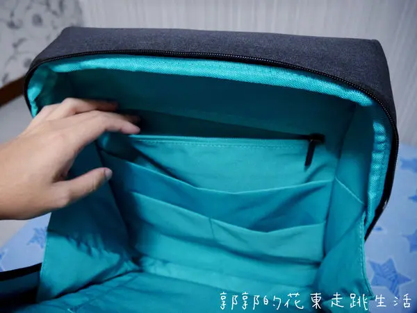 小米極簡都市雙肩包