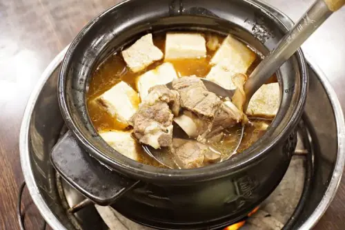 【長疆炭燒羊肉爐】湯頭口味均良好