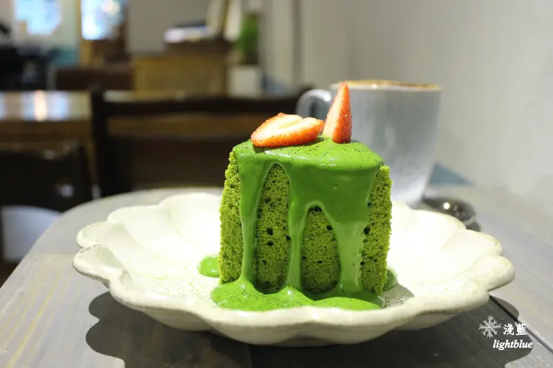 [ 行天宮站美食 ] 淺藍 × 疍宅 Eg ghost - 搗蛋鬼工作室～重度濃厚小山園抹茶戚風