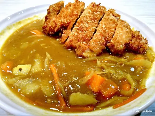 西門町萬年大樓美食「七號複合式餐飲」--- 香濃美味讓人垂涎欲滴的「咖哩豬排」簡餐料理!