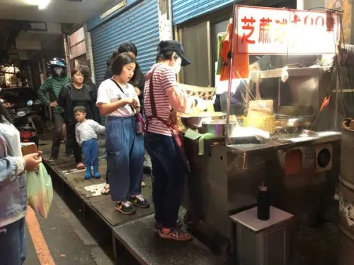 [新莊美食／巷子裡美食]QQ蛋芝麻球