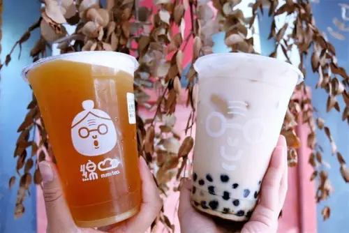 東區手搖飲-綿綿mimitea.金鳳茶王和波霸奶茶.浪漫乾燥花可愛盪鞦韆.附設內用區.IG打卡新熱點.平價手搖飲.大安飲料店.近忠孝新生捷運站