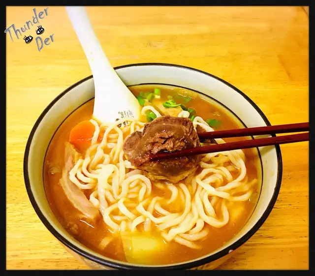 [中和][一人餐桌]上品牛肉拉麵專賣店 喝過這用心熬煮的湯，誰還能忘掉這口的美味
