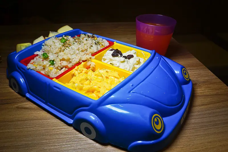 週末就帶小孩來這邊吧!! 松山車站超優親子餐廳 方尹文創/Fun Relax 放輕鬆餐廳、阿波菲斯排練場