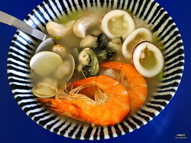 台南海產粥／在地老店新品牌／價格親民小資族最愛／用料新鮮實在CP值高／內行老饕私藏口袋名單／服務親切濃濃人情味