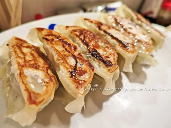 神田餃子 ぎょうざいってん / 東京神田本店              