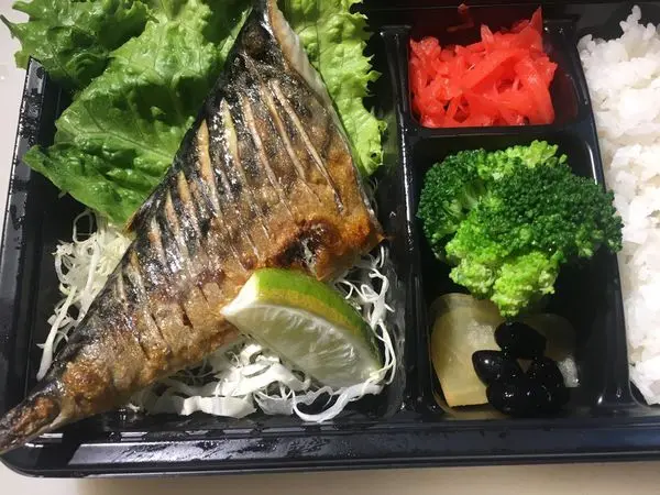 【台中南屯美食日式便當推薦】五人丼菜單價位大公開！日式滿料的高CP值豪華便當～台中向上路黎明路必吃美食小吃餐廳推薦。