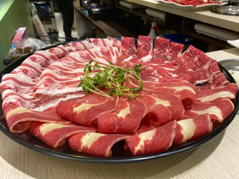 【新北新莊-肉多多火鍋(新莊復興店)】冬天好想吃火鍋.高CP值肉肉吃到爽火鍋
