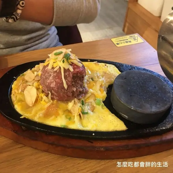 【台北信義區】Oh!My Stone 球牛排。捷運市政府站│享受DIY做漢堡肉的樂趣（附完整菜單menu）