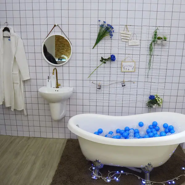 【台中x住宿】逢甲商圈。附設停車。機能性高。交通便利。網美牆拍照景點。球池浴缸