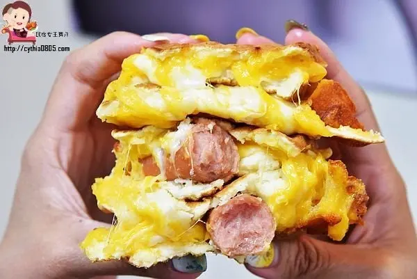 邪惡的雙層起司土石流鯛魚燒，就在中原夜市裡面哦~~