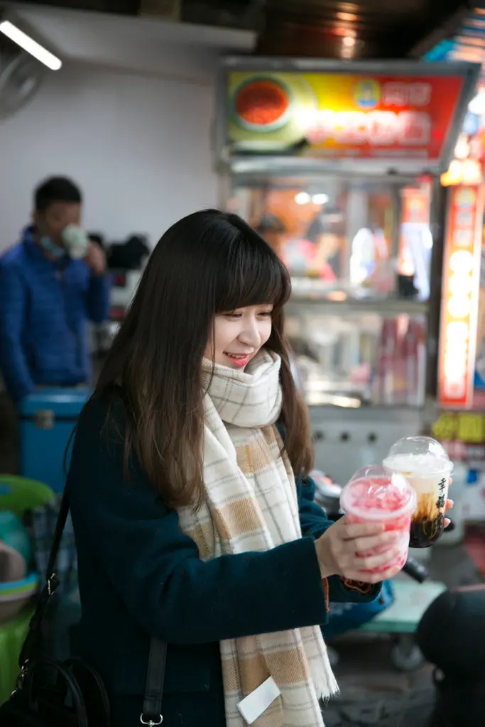 幸福堂｜新竹美食 城隍爺請喝的黑糖珍珠奶，蛋糕菓子燒 黑糖珍珠牛奶專賣店 · 算命的說我很愛吃