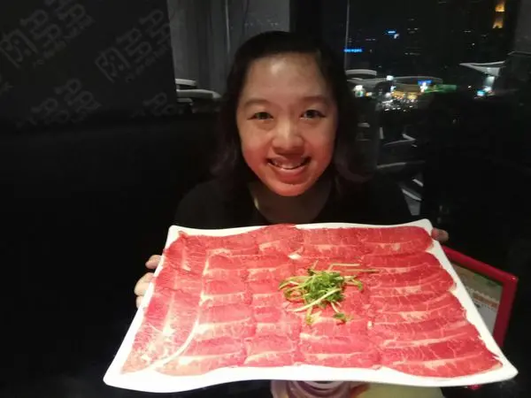 高雄前鎮區=<吃飽>肉多多火鍋店-三多店~肉肉控你還在等什麼?＊吃肉吃到爽爽DER＊多種肉品讓你吃＊飲料、冰淇淋吃飽飽=