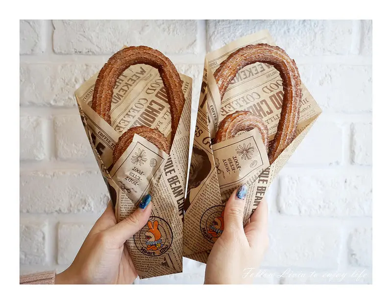 美食餐廳║台北松山區 捷運小巨蛋站 小巨蛋下午茶 Heart Churros 哈啾吉拿甜心館 吉拿彩虹花/吉拿甜心/吉拿狂想曲❤跟著Livia享受人生❤