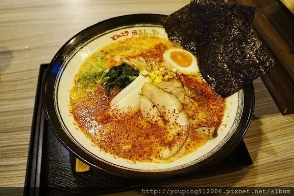 台北中山區｜神山拉麵 大阪來的橫濱家系拉麵，除了拉麵還有咖哩飯(附菜單)！