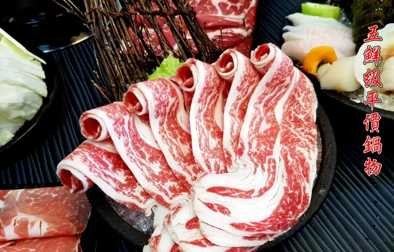 高雄三民區平價火鍋新開幕 價格平實 真正"有省錢"啊~五鮮級平價鍋物-三民鼎力店