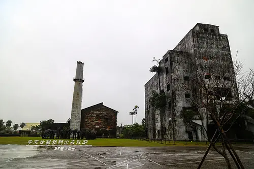 中興文創園區。一邊拍廢墟風格。一邊感受強烈文青藝術氛圍