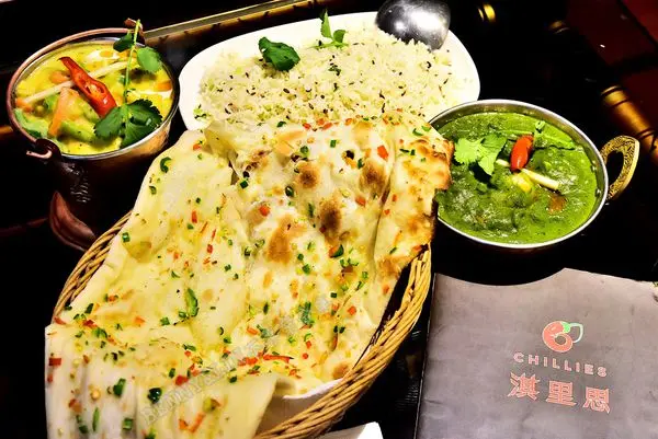 [台中西區美食]鄰近美術館旁道地印度美食料理，提供多樣口味烤餅、咖哩可選擇 -- 淇里思印度美食餐廳