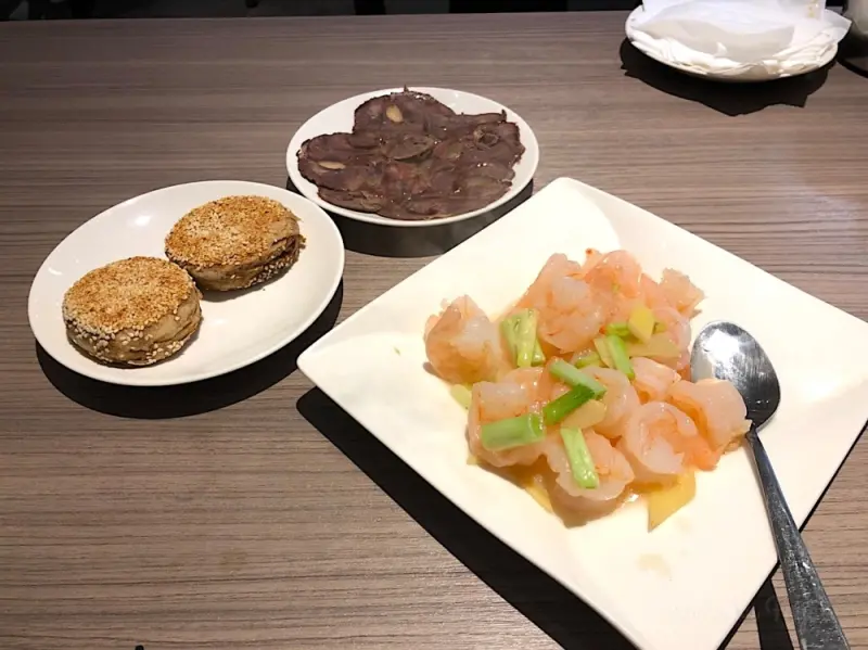 |台北內湖‧中式| 道地的北方料理《都一處》跟披薩一樣大的超厚蔥油餅.捷運港墘站