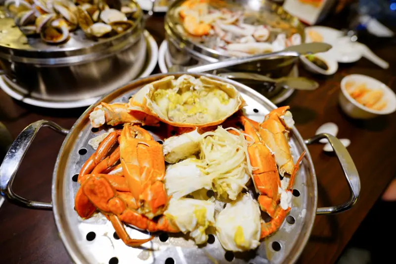 美食｜新北林口 蒸翻天海鮮蒸氣火鍋餐廳 林口美食推薦！澎湃海鮮痛風鍋每吃上癮~ - 奇奇一起玩樂趣