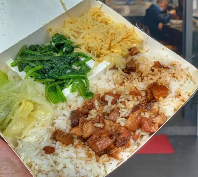 台南肉燥飯 台南小吃 中西區 【福泰飯桌第三代】台南在地人飯桌仔進化版！居然有在賣半碗肉燥飯！！