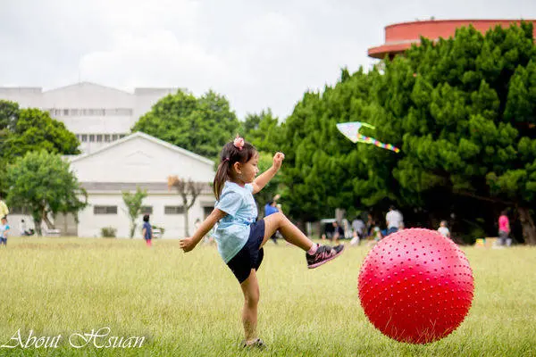 假日去哪裡?推薦您帶孩子去石管局大草坪