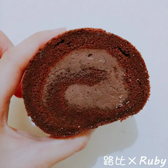 【台灣全區 / 團購美食】小三甜點市集瑞士捲~大推生巧克力一般的純巧克力捲