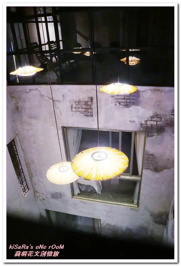 台中旅宿．老式窗花與挑空天井．舊城區最美復古文旅──莿桐花文創微旅        
      