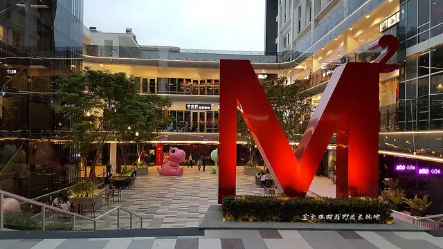 Woo泰式料理餐廳。華麗奢華風格。米沙拉泰好拍。炸春捲泰好吃