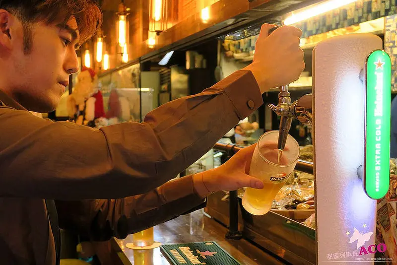 ♥台北♥ 蘆洲美食推薦【暄 HSUAN 餐酒館】豐盛海鮮.串燒等下酒菜，搭配冰涼沁心的海尼根生啤酒和各式酒類～聚餐好開心！