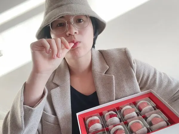 滋養製菓｜冬季限定草莓大福。大稻埕迪化老街散策，迴廊長凳下的一點紅﹋台北甜點