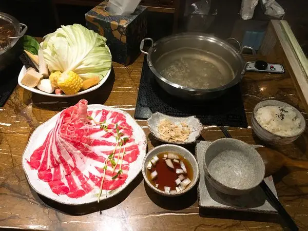 桃園 中壢大同街 柚鍋物 天冷吃鍋好舒適，CP值高高