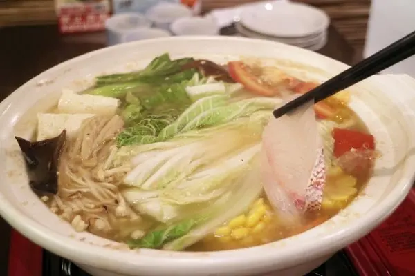 高雄左營區=<吃飽>碳鰭居酒屋~每日現挑的新鮮魚貨＊用心烹調的好美味料理＊舒適的用餐空間＊讓你用餐兼放鬆＊吃飽兼吃好=