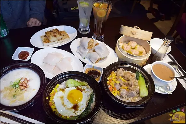 一中美食香港煲仔飯。港點。香港師傅料理道地港味。智慧型煲飯機煲出正宗港式煲仔飯@商妮吃喝遊樂              