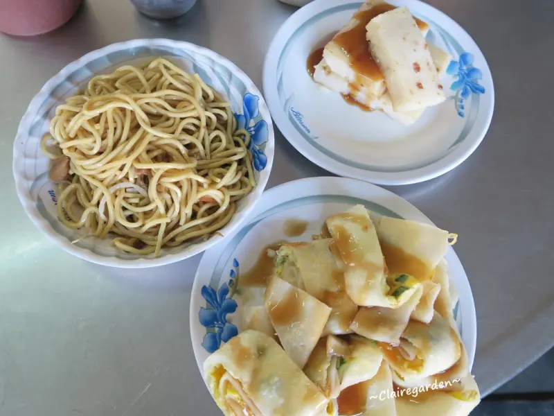 [南崁菜鳥覓食記]我家早點~傳說中的鐵皮屋美味早點，100元五樣餐點吃飽飽