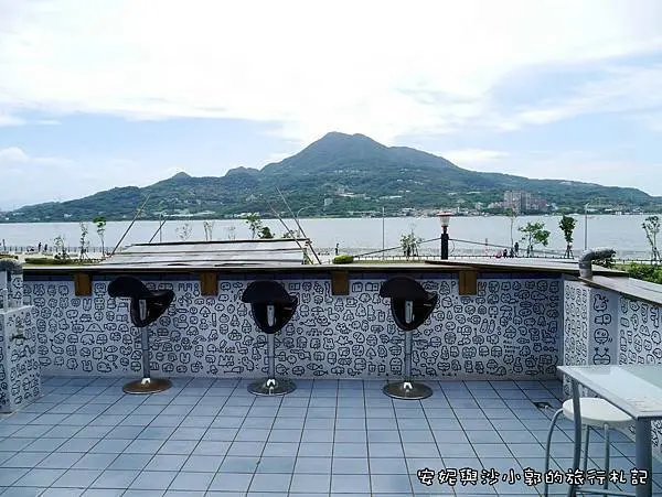 【淡水景點】無論如河獨立書店  依著淡水河畔的療癒書店  護理師與街貓的秘密基地