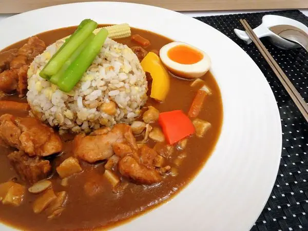 台北中山｜日向海軍咖哩～4.7坪的美味故事！十穀米健康養生咖哩首選（捷運中山國小站）～