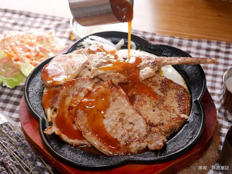 台南美食│19號倉庫鐵板牛排，新營火車站必吃美食，牛排推薦 - 黑皮的旅遊筆記