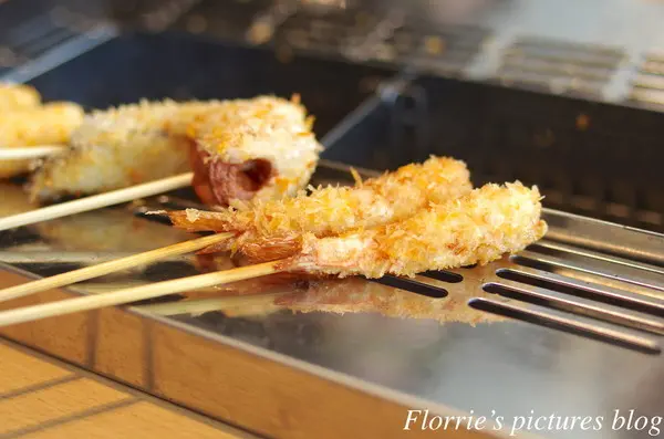 南港區美食(CITYLINK南港店)~串家物語~台灣第一家日式串炸吃到飽，DIY炸不停也吃不停！              
