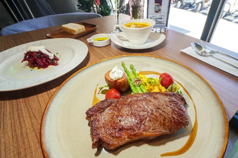 台北美食 | Snail蝸牛歐義餐廳 天母店  炙烤美國頂級沙朗牛排6oz  肥美的滋味  牛排控不能錯過