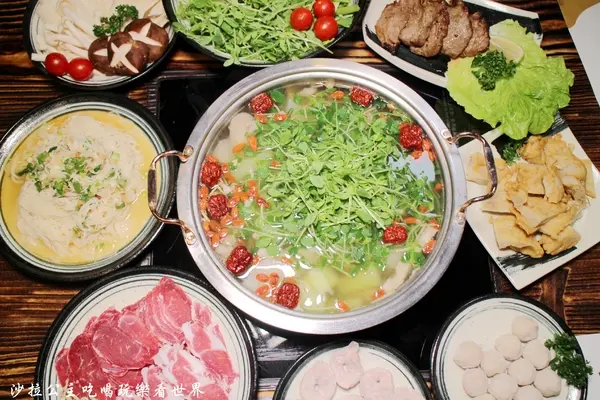 內湖羊肉爐火鍋『呂珍郎 清燉蔬菜羊肉』全羊料理/太監羊/熱炒/捷運內湖站