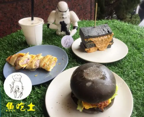 【台中西屯區】無止盡的芋泥蛋餅與爆漿花生起司醬吐司的創意文青風早午餐店 || 魚吃土。手作三明治